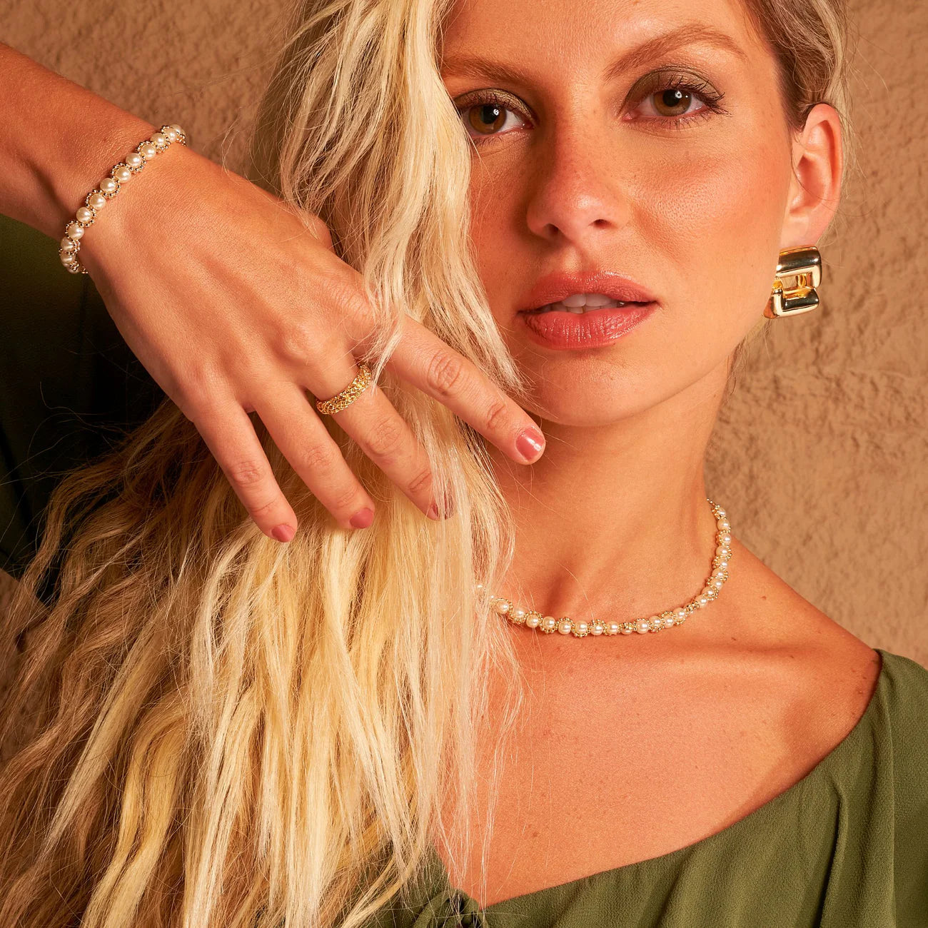 Classic Elegance Pearl Necklace, 18k Gold Plated